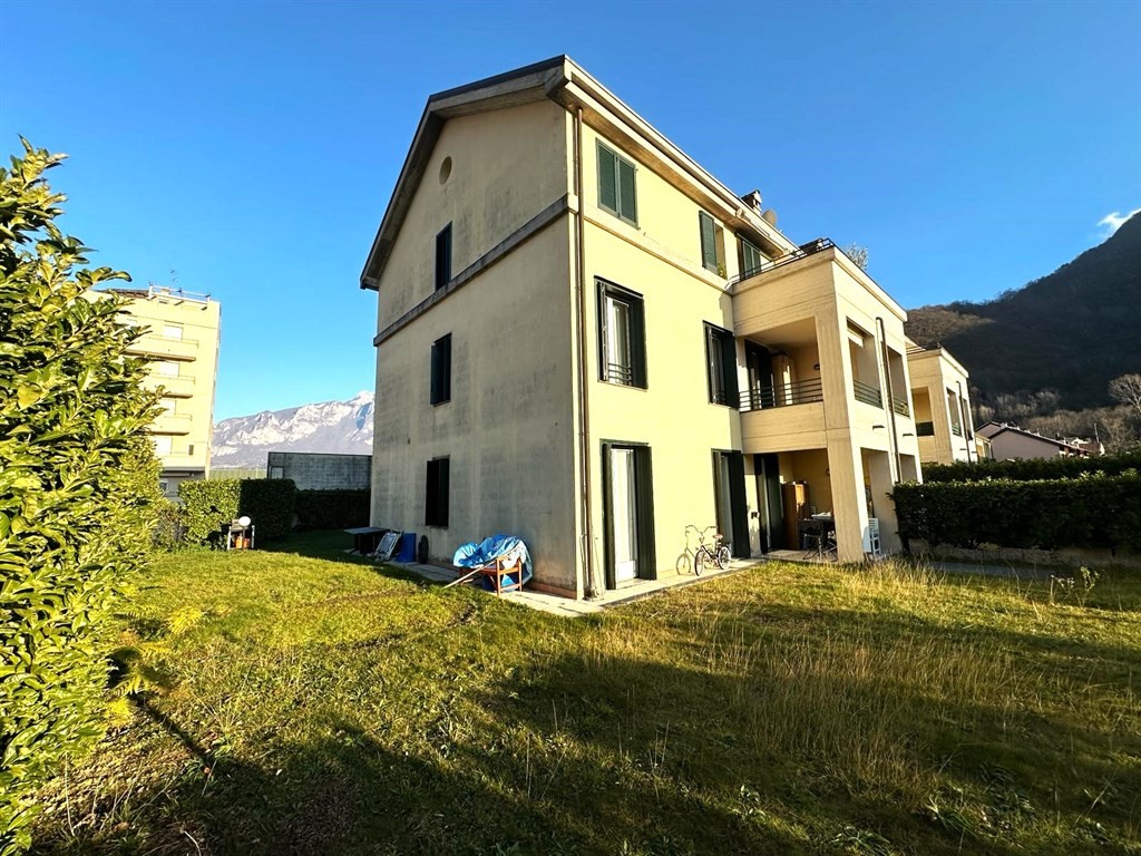 TRILOCALE CON GIARDINO PRIVATO DI 395 MQ A MALGRATE Gaggio