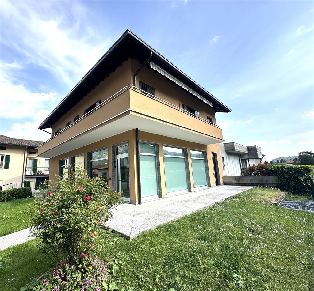 NEGOZIO RISTRUTTURATO DI 368 MQ C.A. A OLGINATE