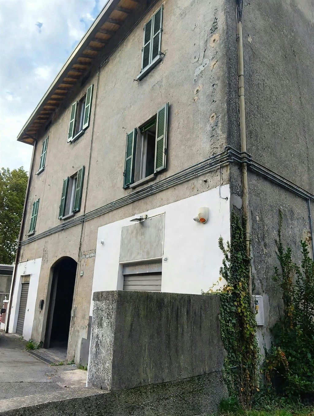 LABORATORIO DI C.A 58 MQ A LECCO CHIUSO