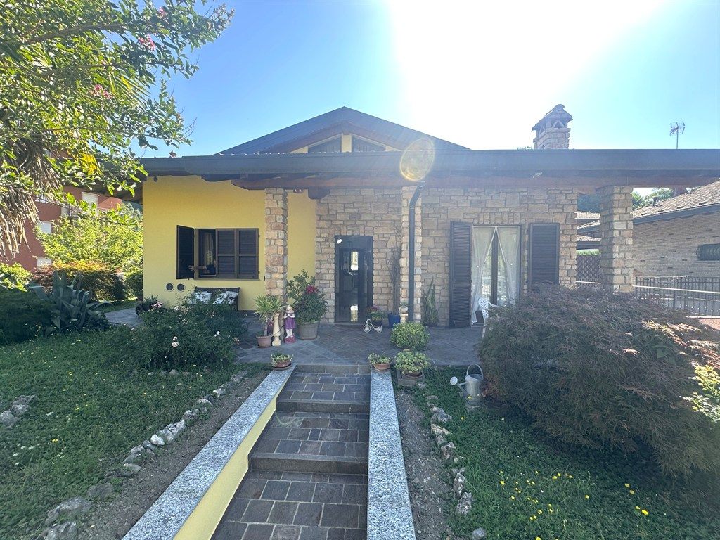 RECENTE VILLA UNIFAMILIARE A CISANO BERGAMASCO