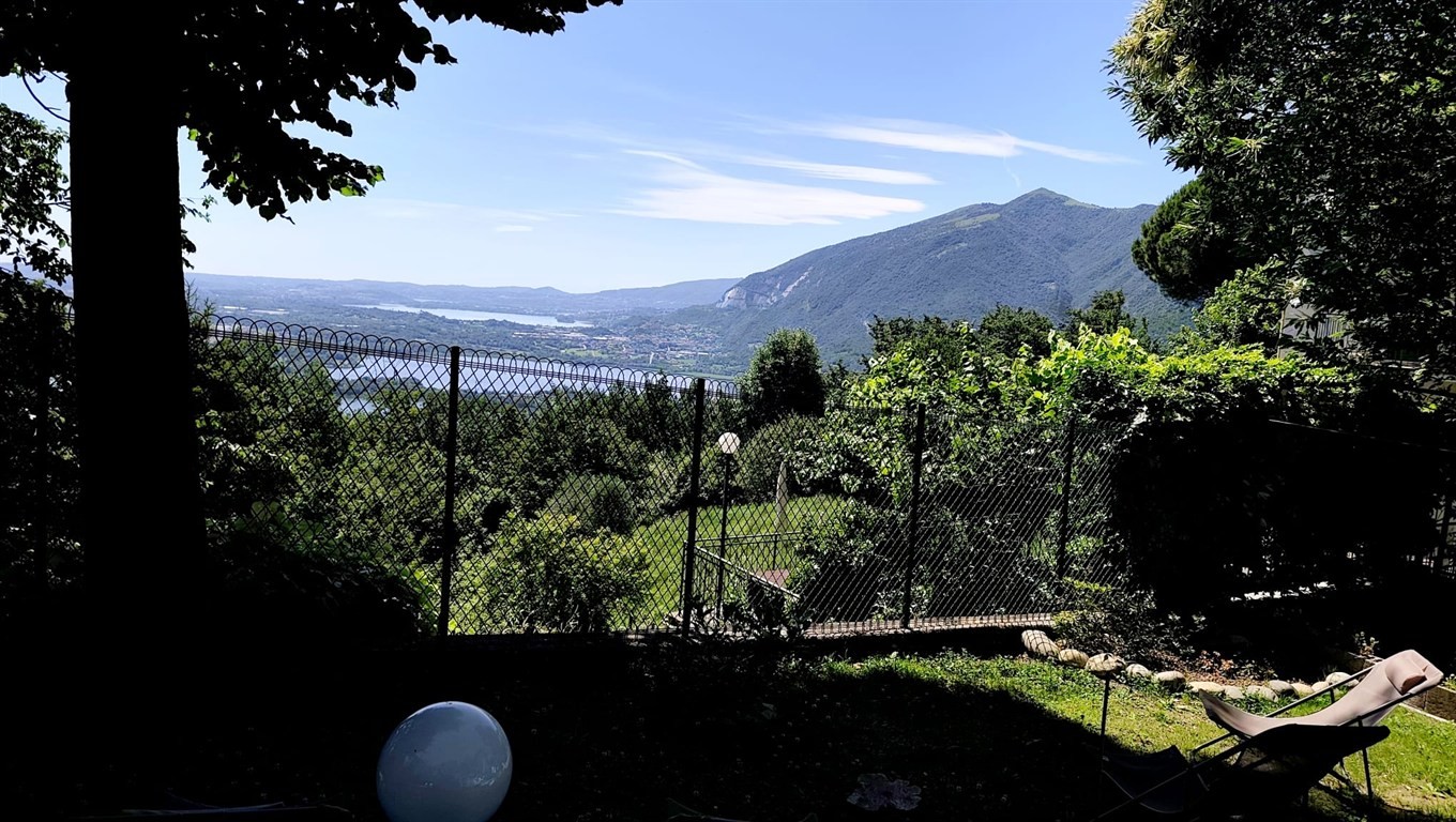 BILOCALE VISTA LAGO A GALBIATE Zona Fogliaro