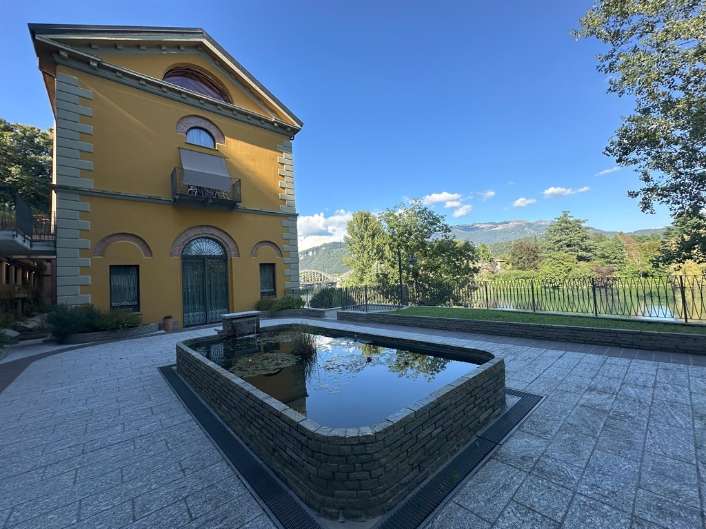 BRIVIO - QUADRILOCALE IN STILE LOFT CON VISTA SUL FIUME ADDA