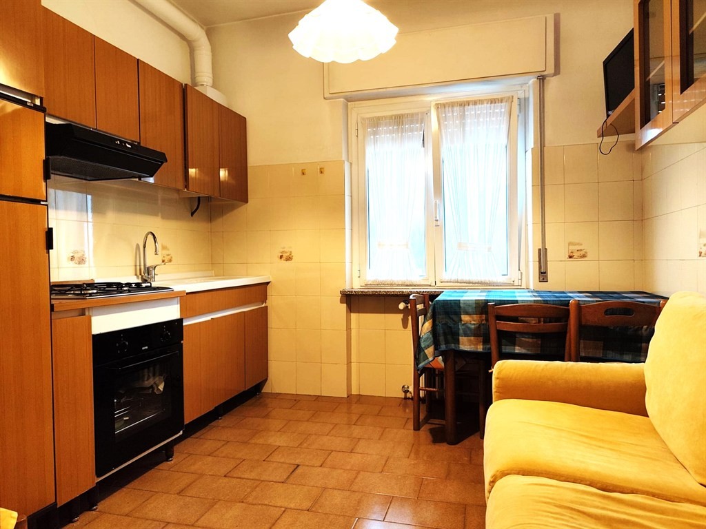 BILOCALE CON CUCINA ABITABILE, BALCONI E BOX DOPPIO Calolzio Sala