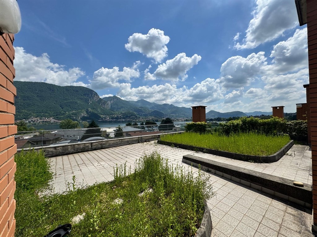 ATTICO DI 117 MQ CON TERRAZZO VISTA LAGO DI 100 MQ A GARLATE