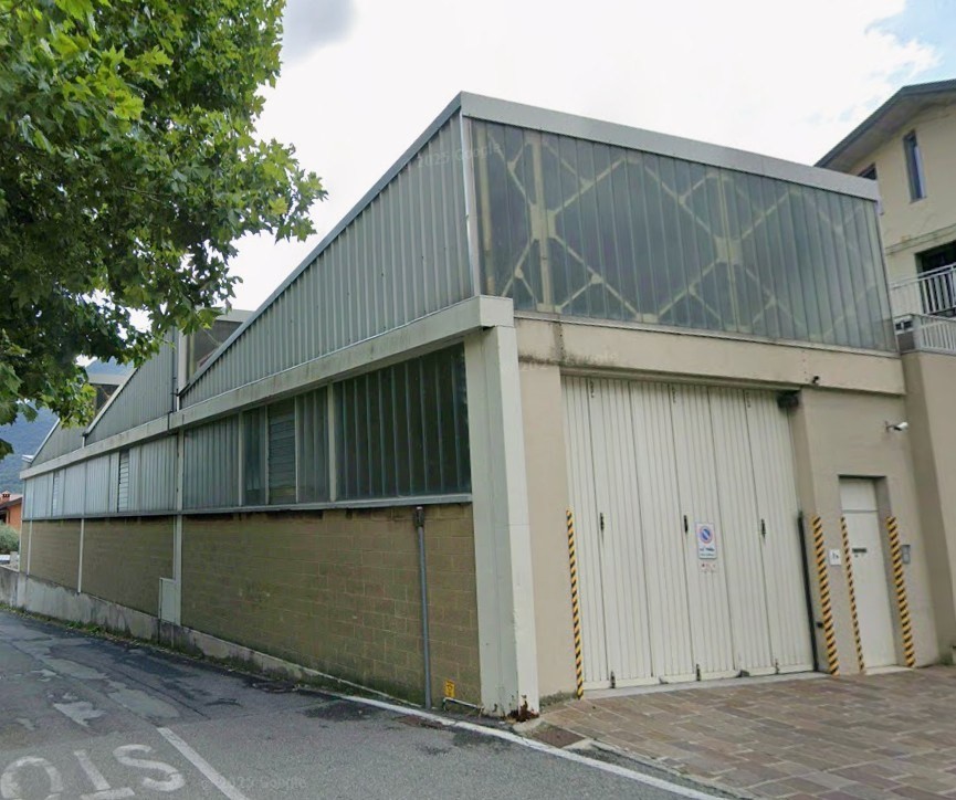 DEPOSITO DI C.A 200 MQ CON PIAZZALE A VALMADRERA