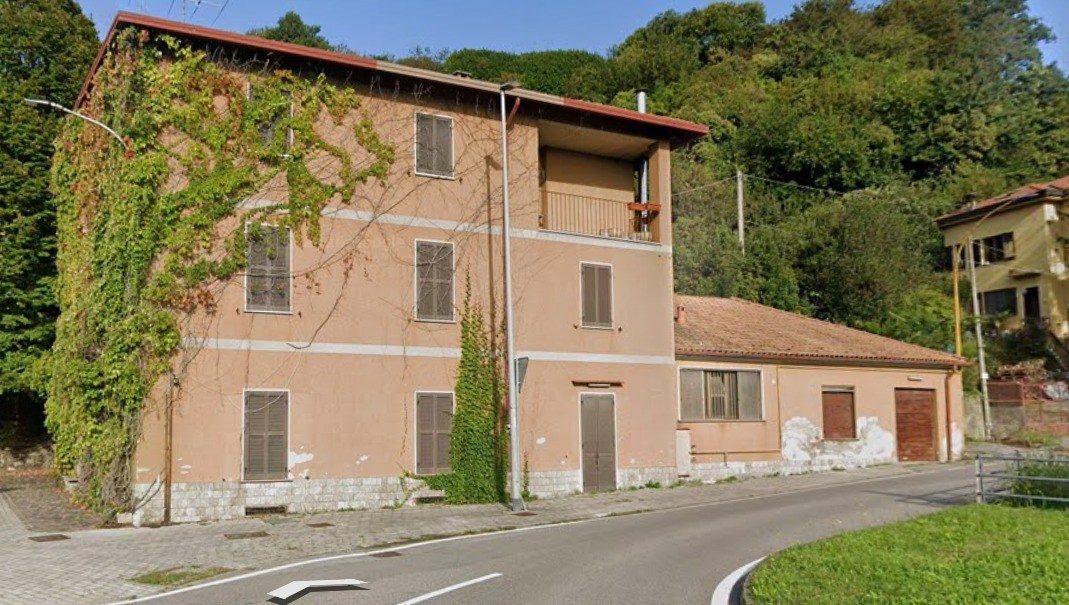 INTERO EDIFICIO DA RISTRUTTURARE AD OLGIATE M.RA