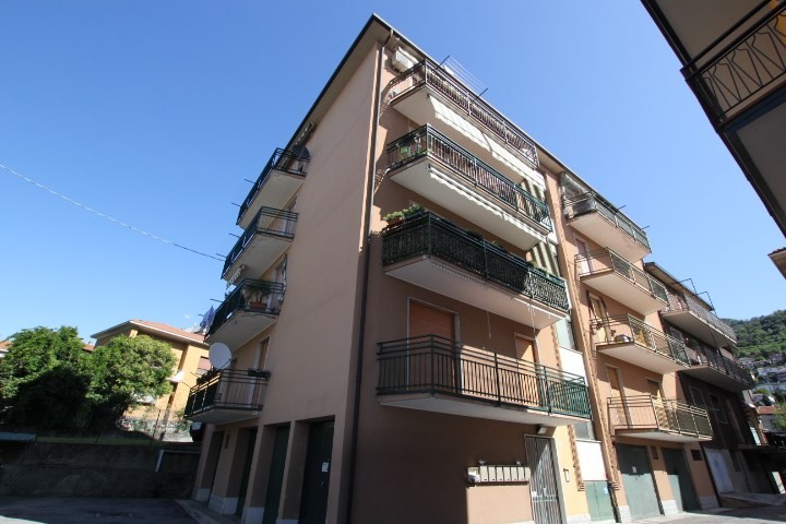 TRILOCALE DI 118 MQ CON TERRAZZI A CENTRO CALOLZIO